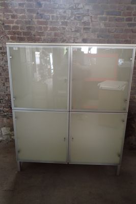 IKEA. Buffet vitrine en mélaminé blanc à quatre caissons à v…