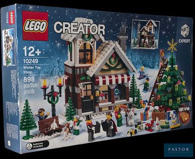 une boîte de kits Lego Creator avec un sapin de Noël