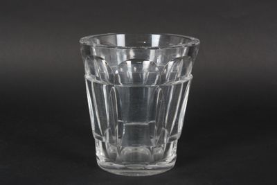 Baccarat : vase en cristal. H. 17. - Photo 1
