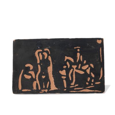 une image représentant un carrelage noir et marron sur lequel figure un groupe de personnes