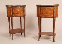 Paire de table d'appoint de forme rognon, en bois de placage… (photo 5)