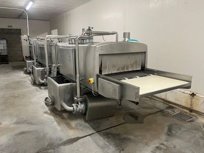 un tapis roulant avec un autre tapis roulant au milieu