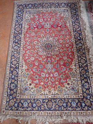 Tapis en laine et soie noué main, 166 x 106cm (insolations e…