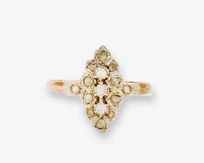 une bague ancienne à grappes de diamants