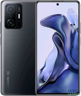 la face avant et la face arrière d'un smartphone noir au design incurvé