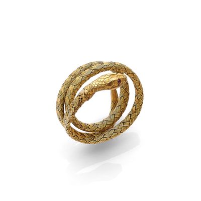 une bague en forme de serpent en or 18 carats, signée Cartier