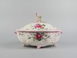 une image représentant un bol blanc et rose orné de fleurs
