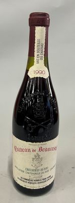 une bouteille de vin posée sur une table