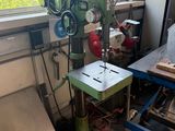 a machine that is sitting on a table in a room