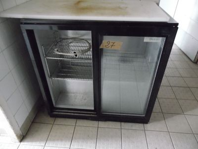 Placard 2 portes (hors service) - situé 28 avenue du canal d…