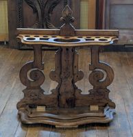 Porte-queue (?) droit en bois naturel sculpté, travail ancie… (photo 2)