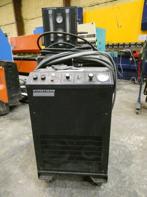 l'image d'une machine installée dans un entrepôt