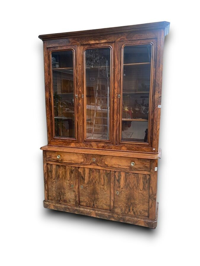 Bibliothèque deux corps en bois de placage de ronce de noyer…