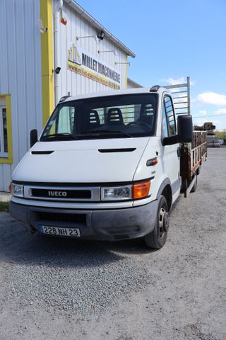 Véhicule utilitaire – Iveco Daily Châssis Cabine 35C13 2.8 TD Châ...