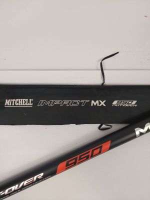 un gros plan sur un cadre de vélo sur lequel est collé un autocollant