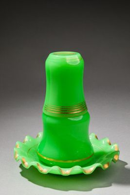 Verre d'eau à l'anglaise en opaline verte à décor de filets … - Photo 1