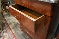 Commode en acajou et placage d'acajou ouvrant par quatre tir… (photo 2)