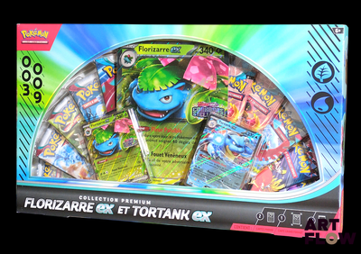 une boîte contenant beaucoup de cartes Pokémon