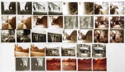 Ensemble de dix huit plaques diapositives contenues dans une…