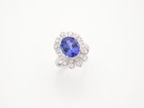 une bague en tanzanite et diamants