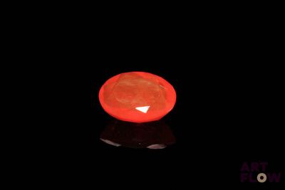 a picture of a lit candle in the dark
