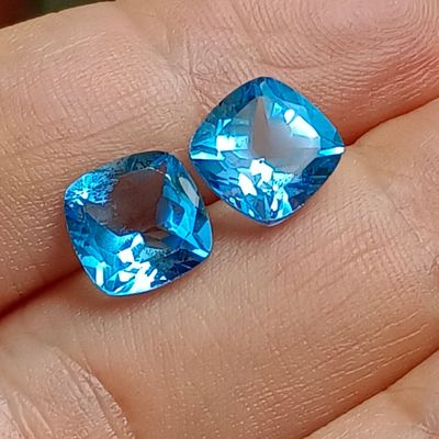 une paire de topazes bleues topaze bleue topaze bleue topaze bleue topaze bleue topaze bleue topaze bleue topaze bleue topaze bleue topaze bleue topaze bleue