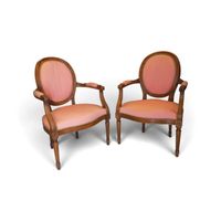 Paire de fauteuil cabriolet de style Louis XVI.