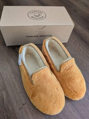 Paire de charentaises de marque CHAUSSE MOUTON