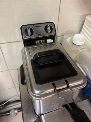 a toaster that is sitting on top of a counter