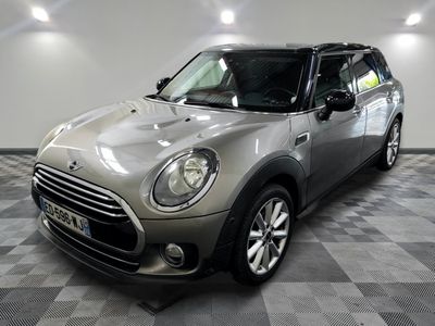 une Mini Cooper argentée, Cooper, Cooper, Cooper, Cooper, Cooper, Cooper, Cooper, Cooper, Cooper, Cooper, Cooper, Cooper, Cooper, Cooper, Cooper, Cooper, Cooper