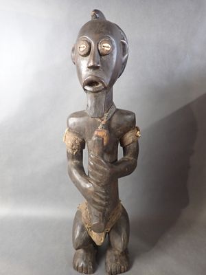 GABON, scuplture d'ancêtre masculin de style FANG, bois fibr…