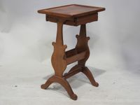 Table tricoteuse en bois mouluré, le plateau rectangulaire, … (photo 6)
