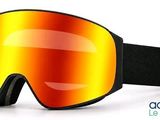 une image représentant une paire de lunettes de ski posée sur une surface blanche
