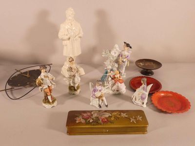 many figurines that are sitting on a table