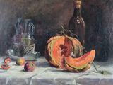 une peinture représentant une nature morte avec des fruits et une bouteille