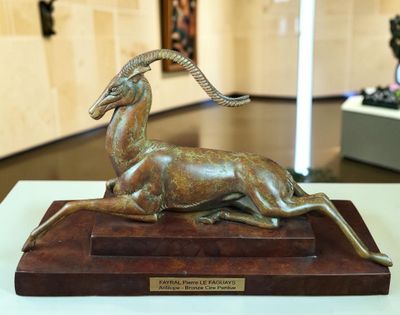 Pierre LE FAGUAYS dit FAYRAL (1892/1962) Antilope couchée