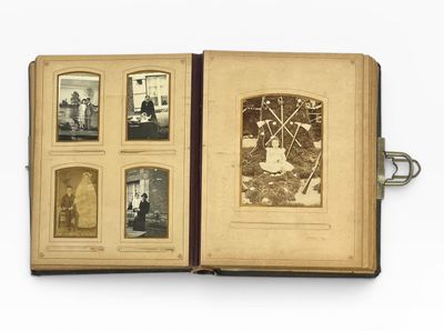 un livre qui contient plein d'images