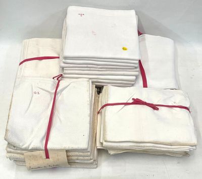 Fort lot de serviettes et essuie-verres