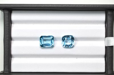 Un lot de deux topazes bleues couleur "bleu ciel" dont une f…