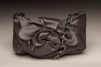 ARIDZA BROSS - Petit SAC en cuir marron avec fleur, intérieu…