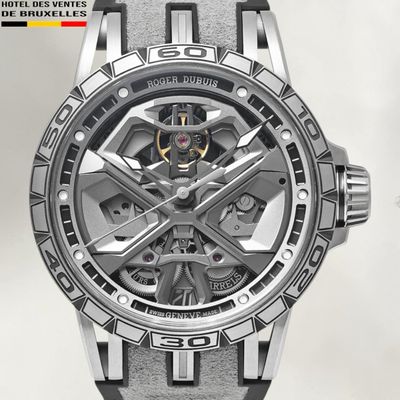 une image d'une montre en gros plan sur fond blanc