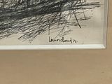 un dessin en noir et blanc d'un bateau dans l'eau