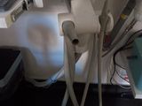 une photo d'un bureau d'ordinateur sur lequel est posé un ordinateur portable