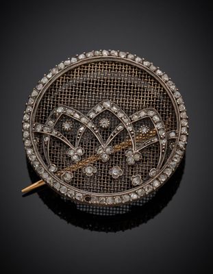 une broche ancienne en diamants et or