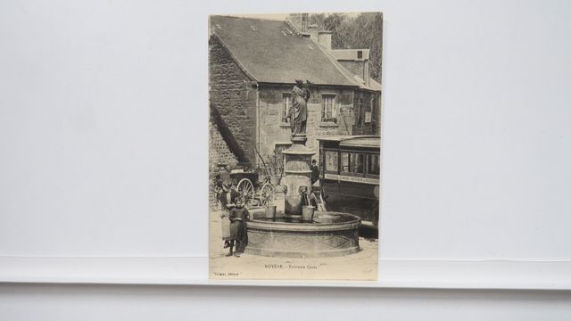 Royère : Fontaine Cérès. Carte rare !!! État superbe.