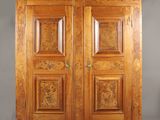 armoire ancienne en bois à deux portes et deux tiroirs