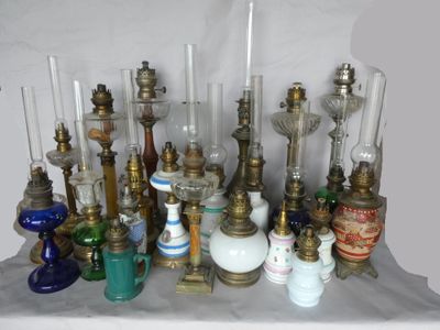 many different types of lamps on the table