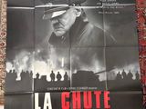 une affiche du film *La Chute* représentant un homme en uniforme militaire