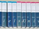 beaucoup de livres sur une étagère