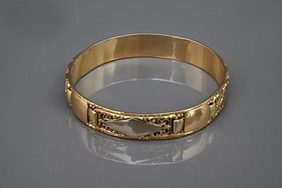 Bracelet jonc romantique en or 18k de deux tons à décor appliqué de fo - Photo 1